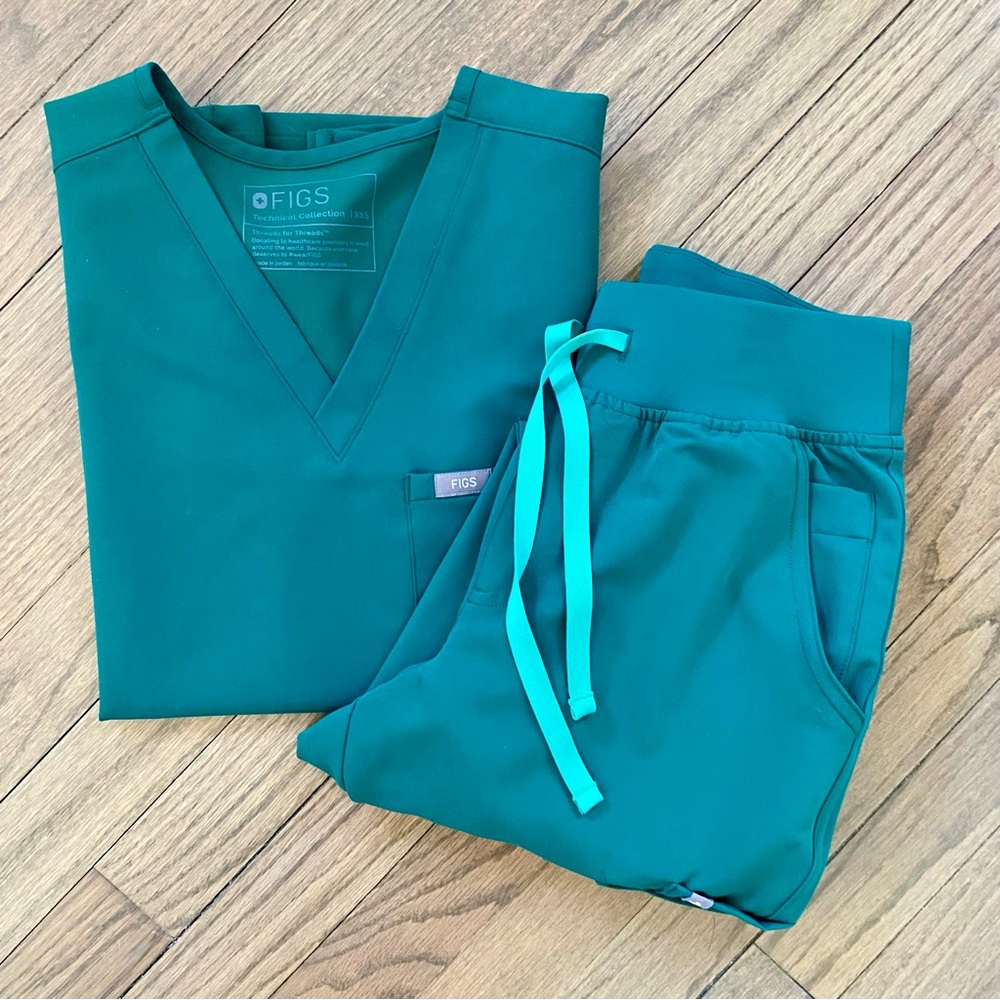 🎄 Green Figs Set - Petite Pants